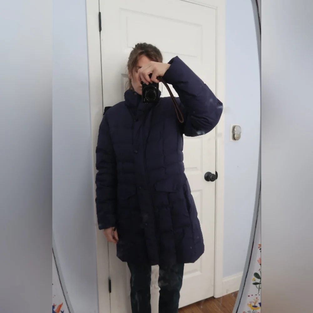 LIKE NEW Women's L.L. Bean Down Puffer Coat Navy Blue Size Small - Picture 6 of 6